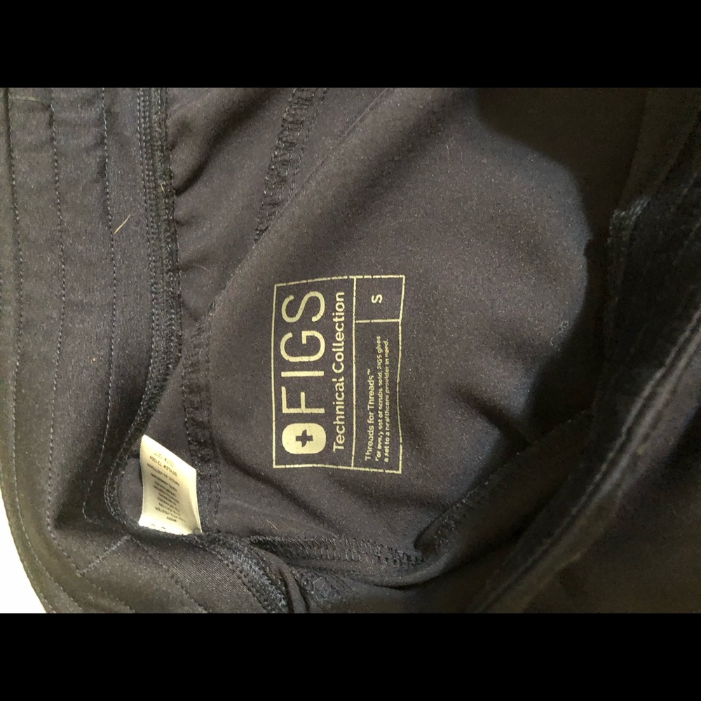 Figs kade size small in navy